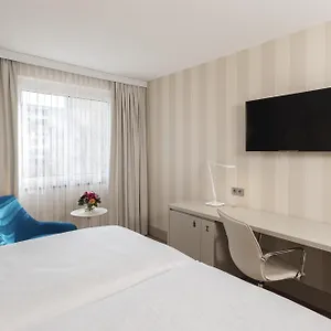 מלון Nh Vienna Airport Conference Center